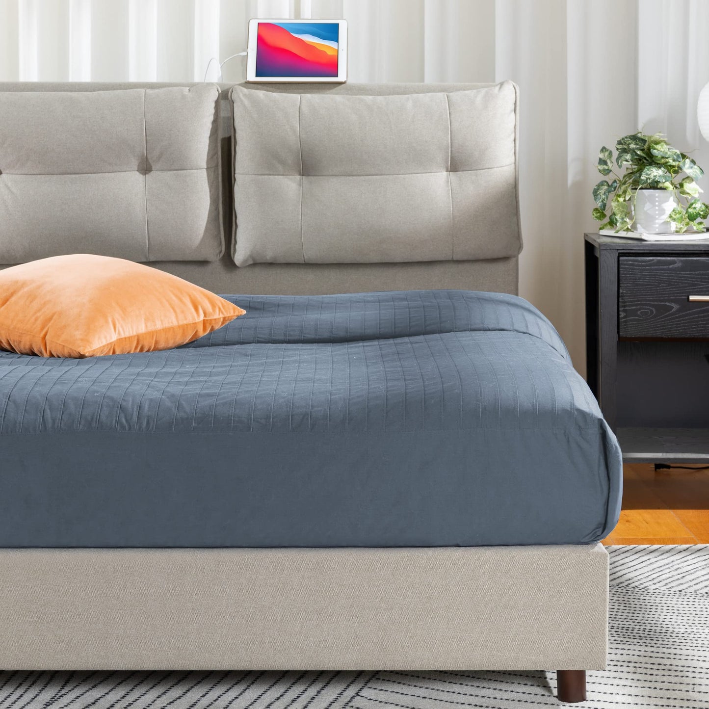 ZINUS Avery Platform Bed with Reclining Headboard and USB Ports, No Box Spring Needed, Cushioned Adjustable Headboard with Customizable Height, Easy Assembly, Beige, Queen