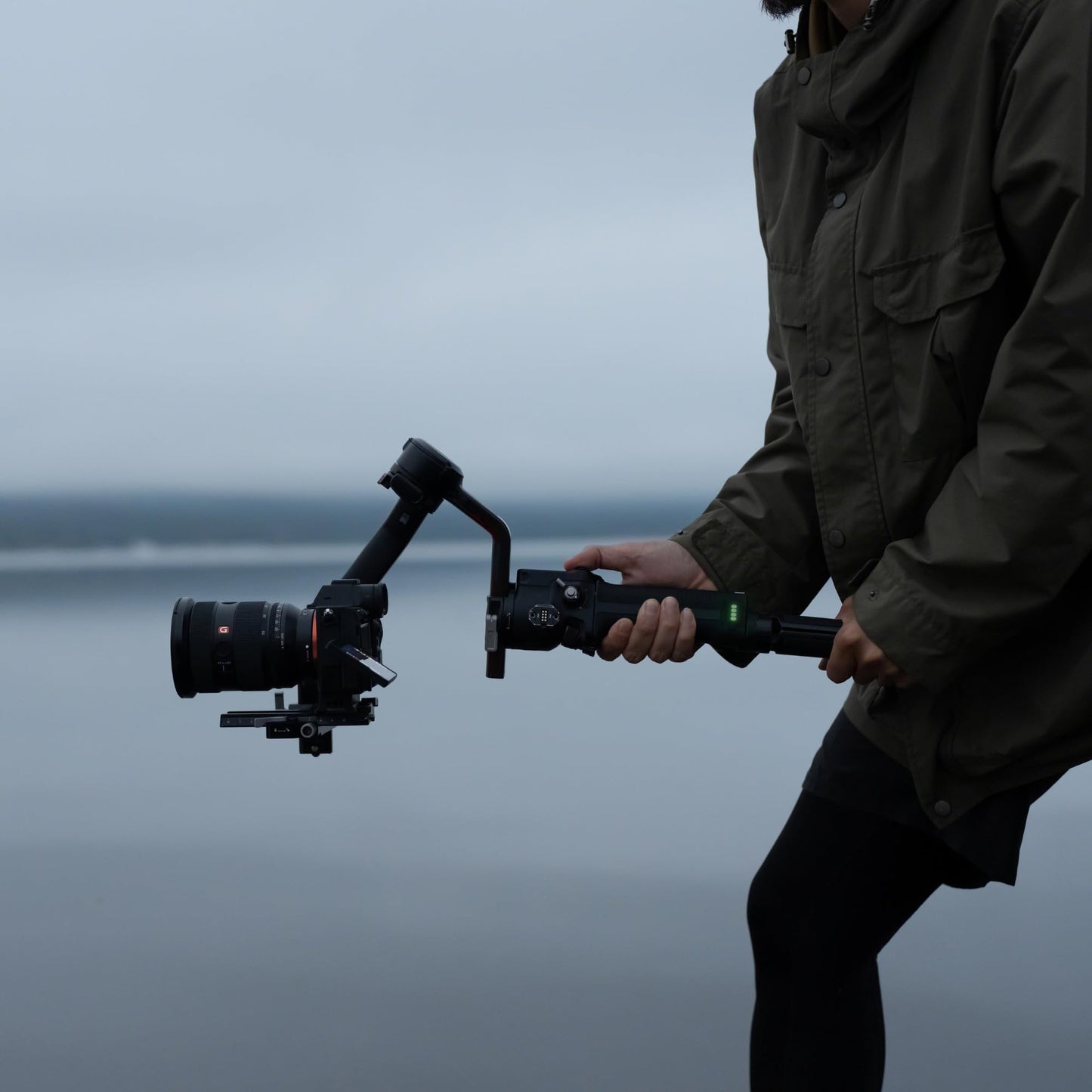 Sony Alpha 7 V Full-Frame Hybrid Mirrorless Camera: 30fps Blackout-Free Shooting, AI Autofocus, 5-Axis in-Body Stabilization + Sony - FE 28-70mm f/3.5-5.6 OSS Interchangable Standard Zoom Lens