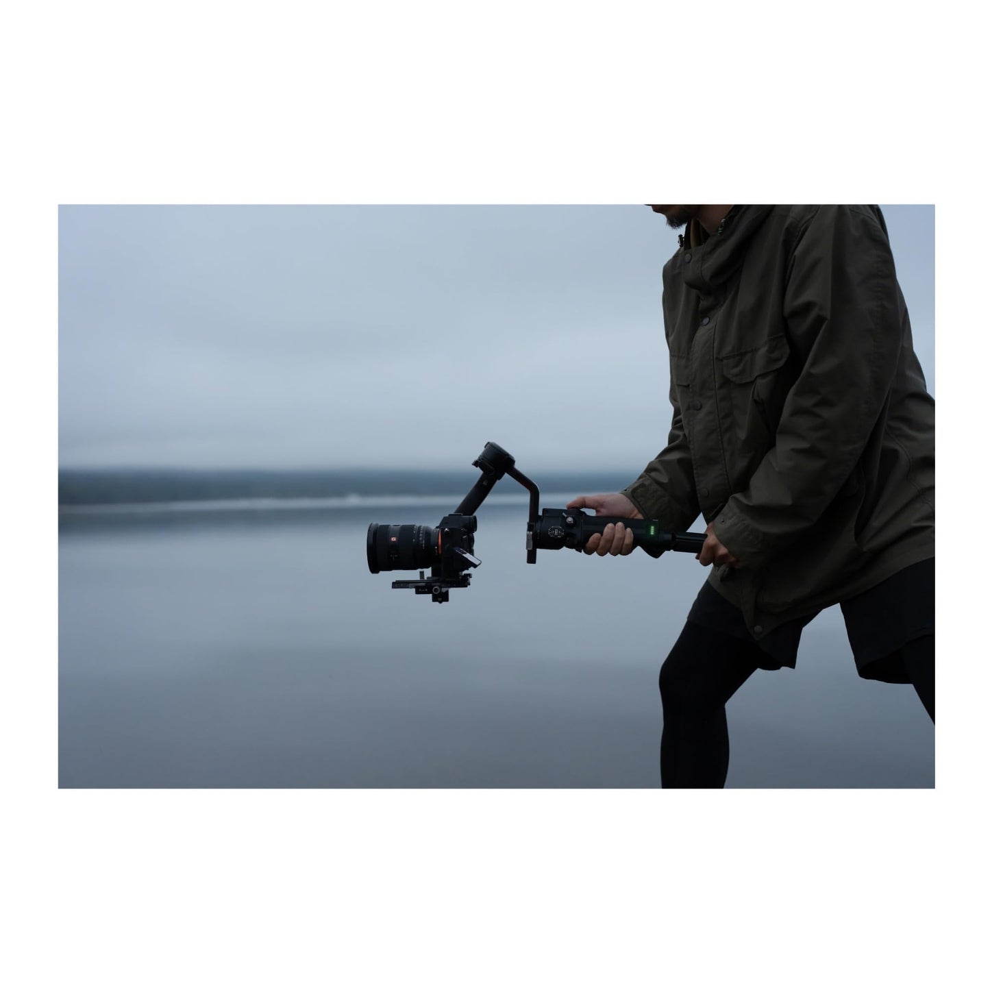 Sony Alpha 7 V Full-Frame Hybrid Mirrorless Camera: 30fps Blackout-Free Shooting, AI Autofocus, 5-Axis in-Body Stabilization (Body Only)