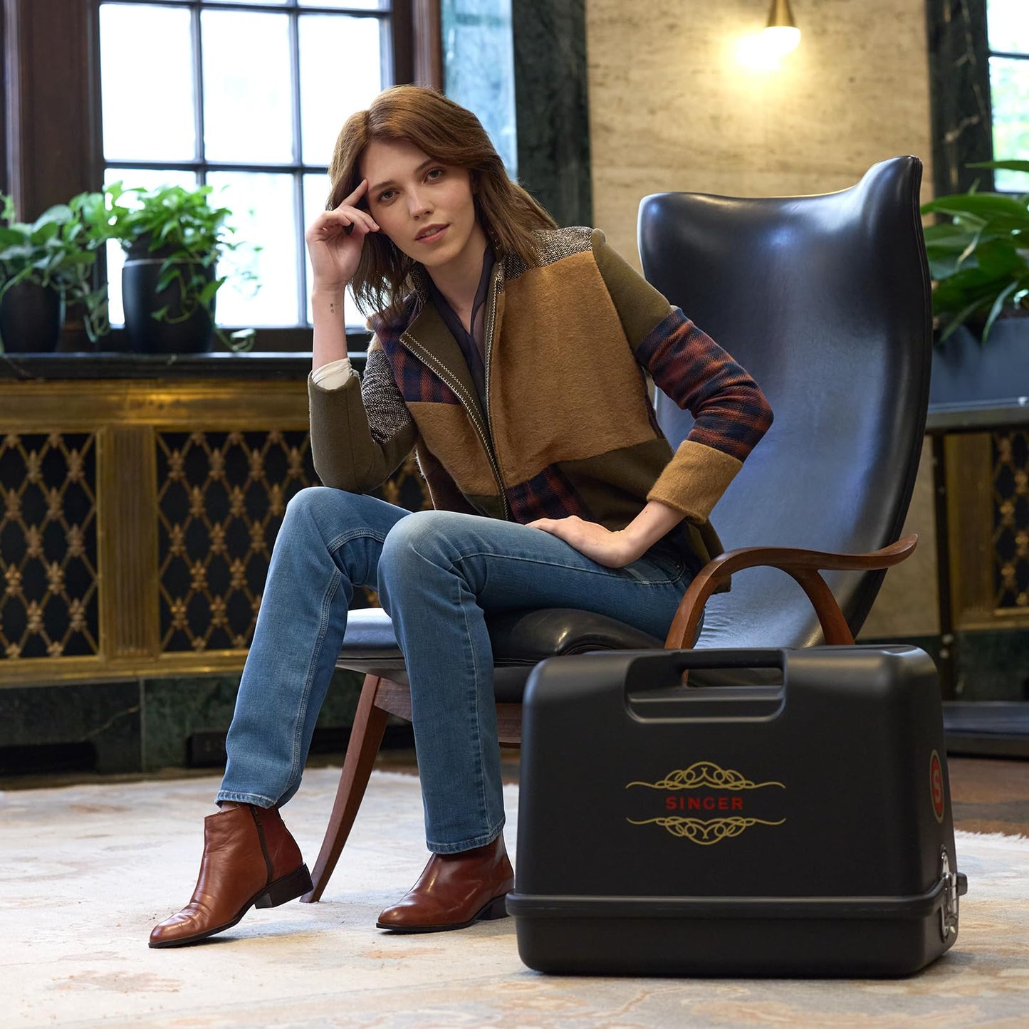 SINGER Special Edition Super Bundle | Vintage-Inspired Heavy Duty 500 Classic Sewing Machine Plus Carrying Case | Strong Motor, 23 Stitches, Metal Frame, LED, Needle Threader, Buttonhole, Accessories