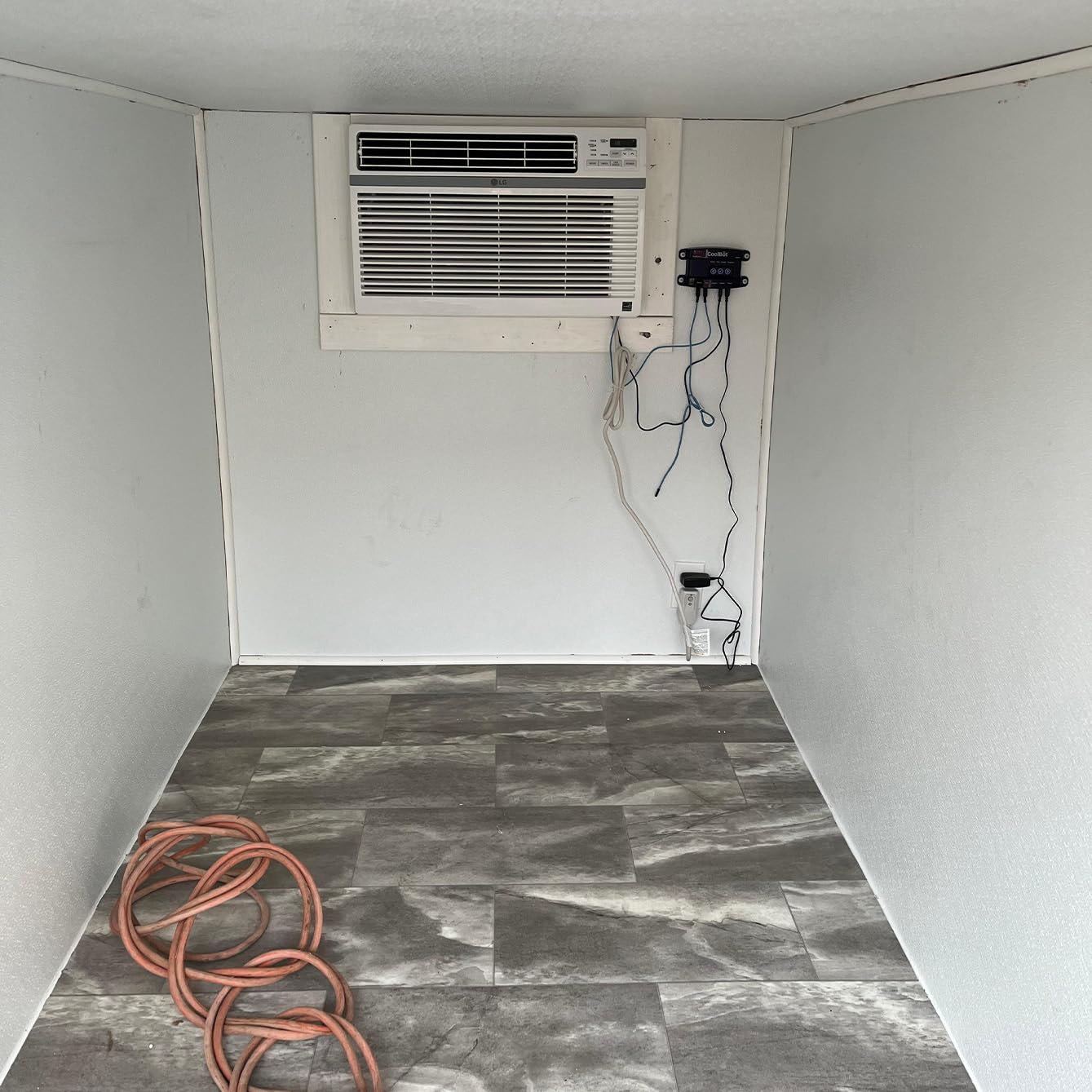 CoolBot Pro 34ºF Walk-in Cooler Controller for Air Conditioners (Wi-Fi Enabled)
