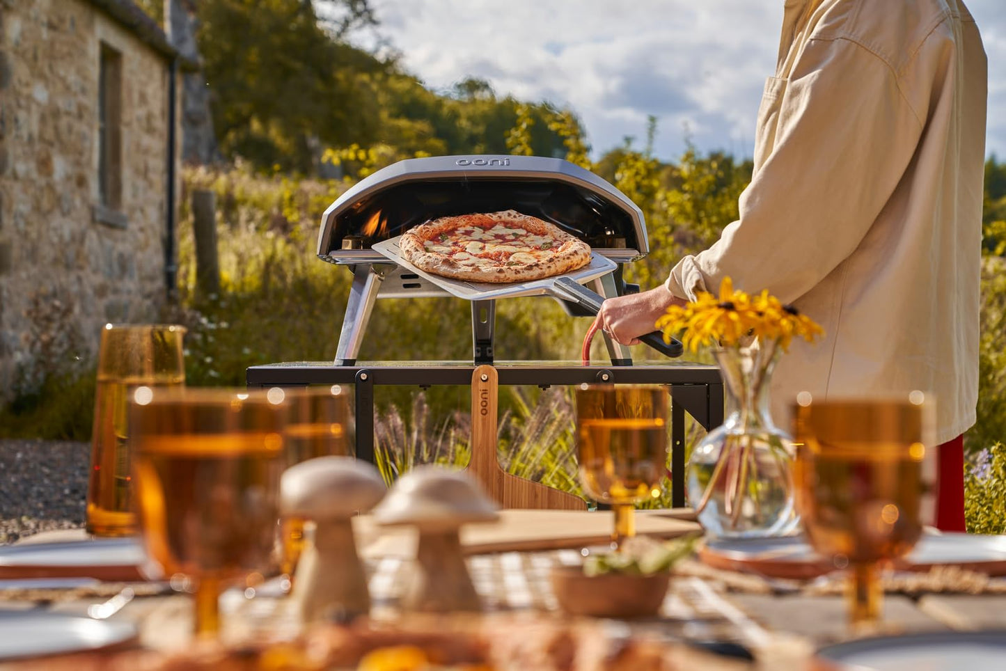 Ooni Koda 16 Propane Gas Pizza Oven – 16" Gas Powered Outdoor Oven with 28 mBar Regulator and Gas Hose, Gas Powered Portable Pizza Oven - Foundry Black