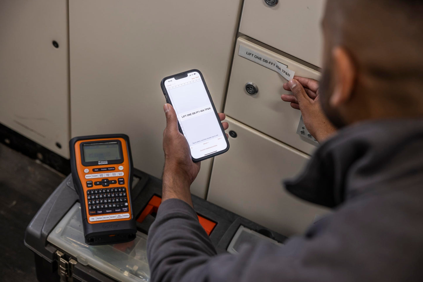Brother PT-E560BTVP P-Touch Edge Handheld Industrial Label Printer with Bluetooth and Dual auto-Cutter (up to 24mm Labels)