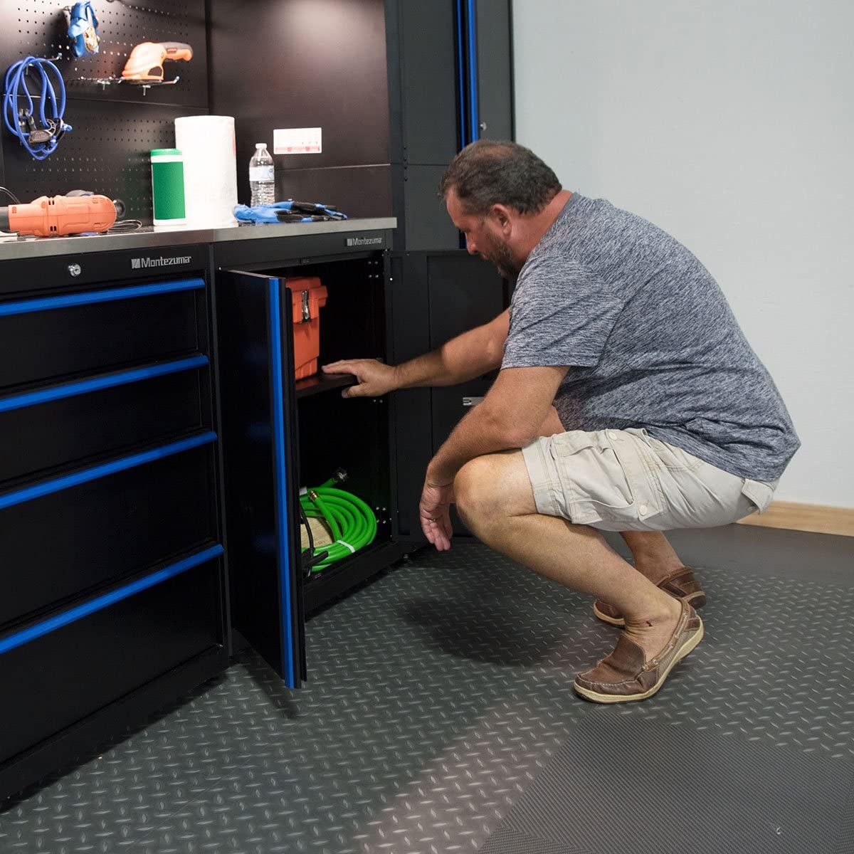 Montezuma Garage Tool Storage System - 30.5 x 24" Locking 2 Door Workbench with Magnetic Latches & Stainless Steel Worktop - BKMG30242BC