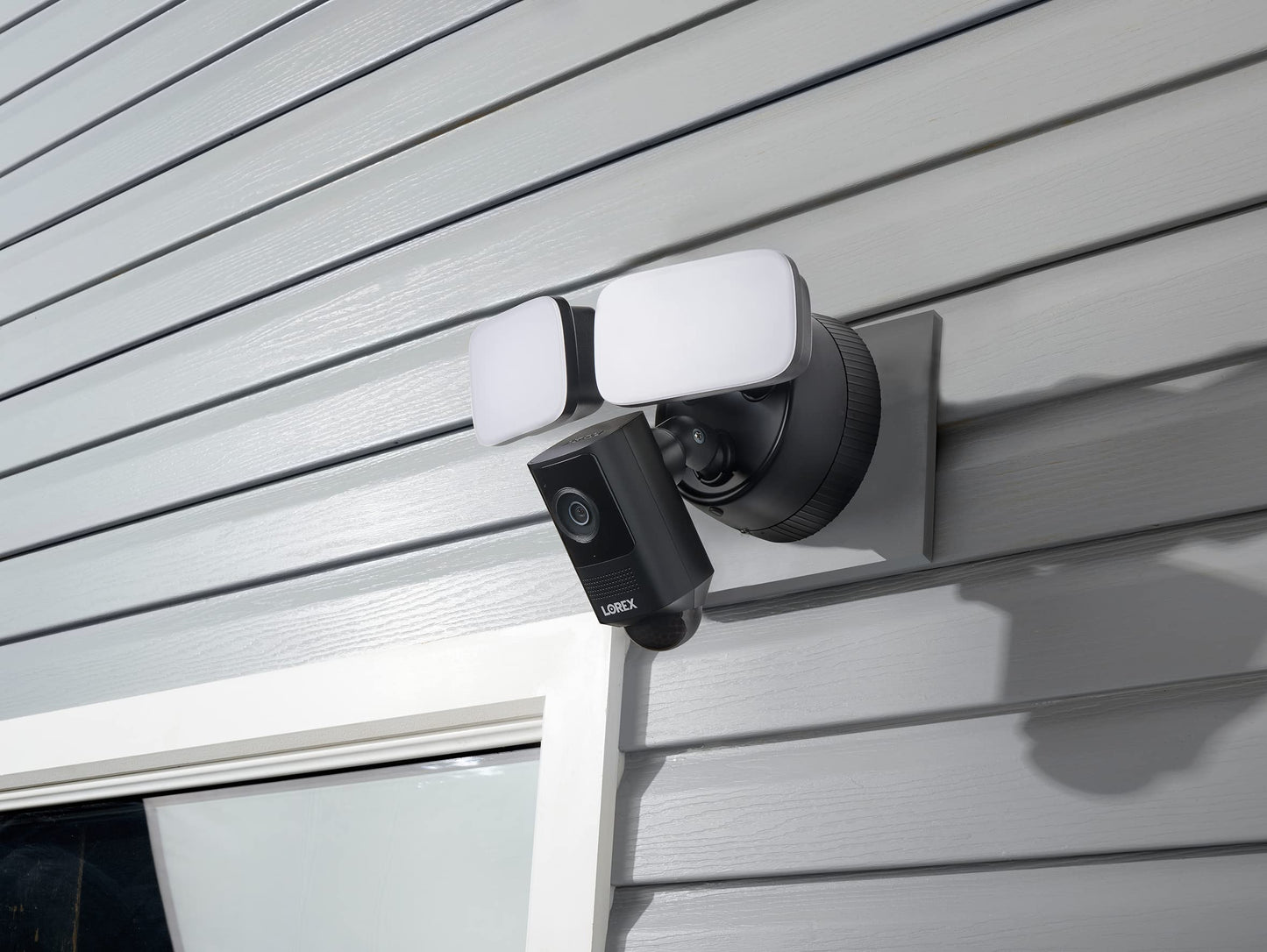 Lorex 2K Wi-Fi Floodlight Security Camera | Black | 32GB MicroSD Card Included | No Monthly Fee | Color Night Vision | Motion Detection | 2-Way Talk | Siren | IP65 Weatherproof | Adjustable LEDs