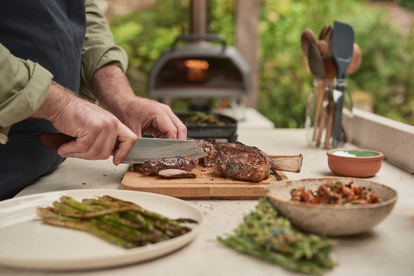 Ooni Karu 2 Pro Multi-Fuel Pizza Oven - Outdoor Pizza Oven with Pizza Stone & Integrated Thermometer, Pizza Oven Outdoor, Dual Fuel 16 Inch Pizza Maker, Outdoor Cooking Grill