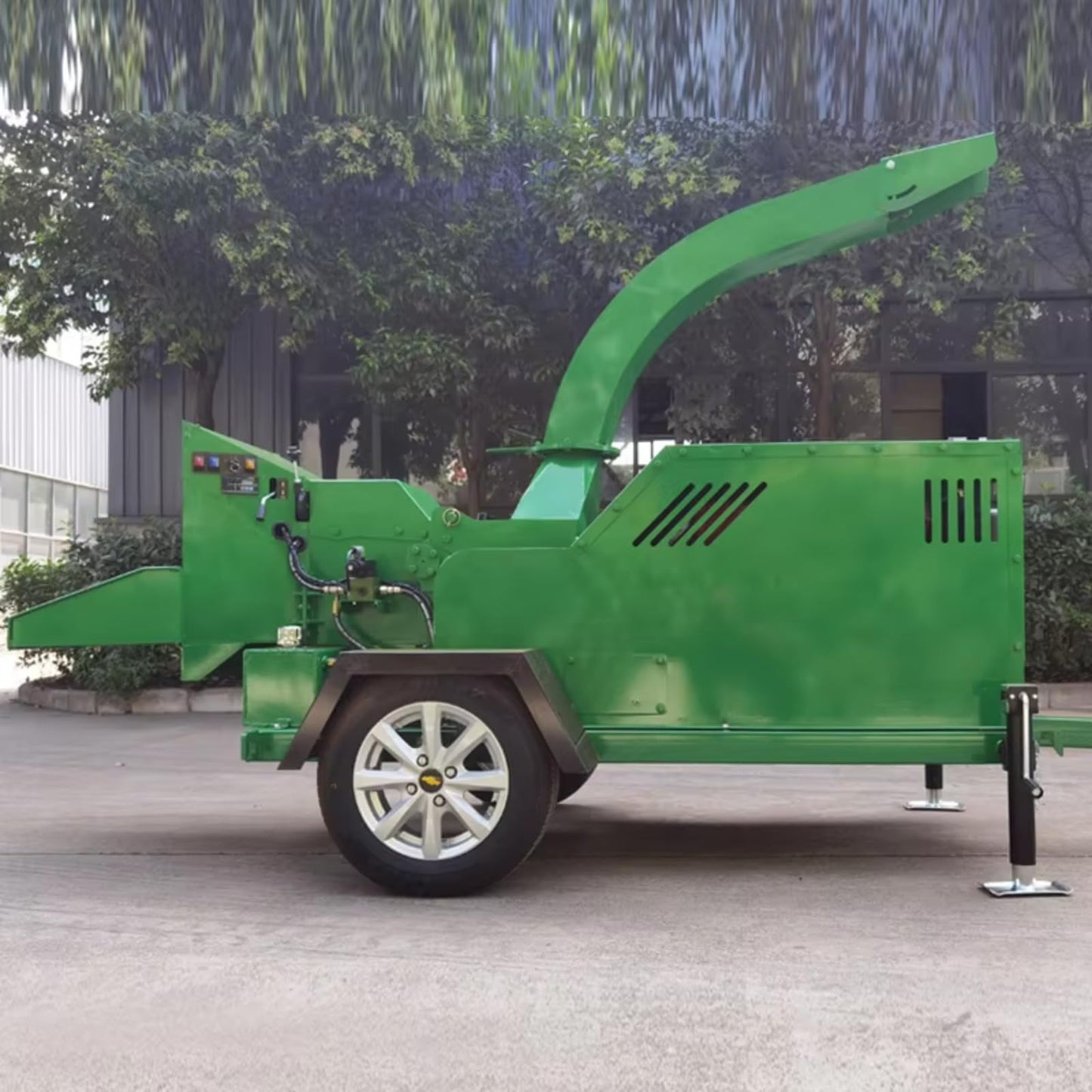 Commercial Wood Chipper Machine Branch Shredder 2 Ton Heavy Duty Tree Limb Chipper Efficiency Hydraulic Feed System for Forestry Orchard Garden Cleanup