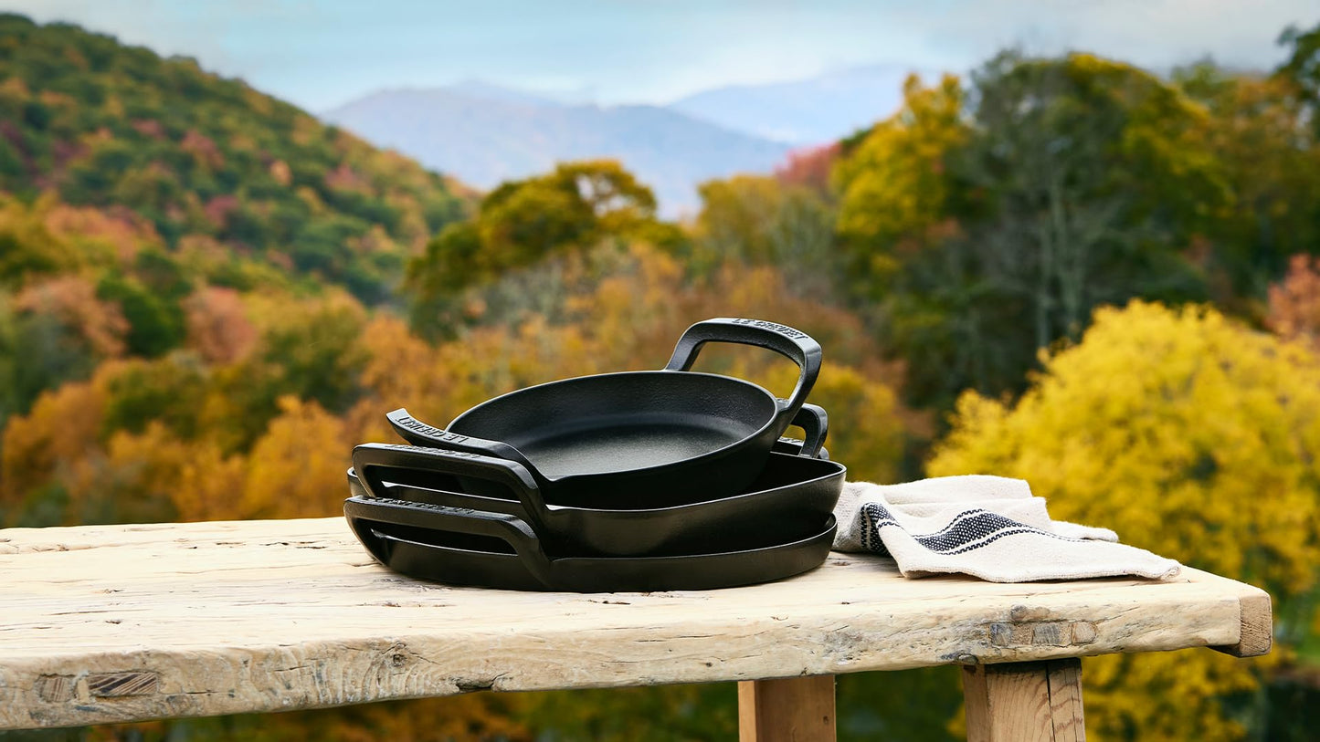 Le Creuset Alpine Outdoor Collection Enameled Cast Iron Pizza Pan, 15"
