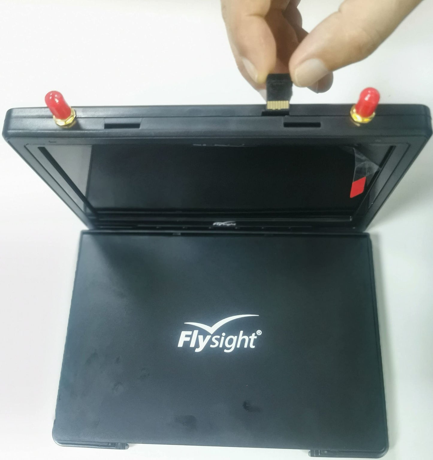 Flysight Black Pearl RC801 FPV Monitor with DVR 5.8Ghz 40CH 7" HD Screen Diversity Receiver 1024x600 Monitor with Integrated Battery and Sunshade Hood for DJI Phantom (RPSMA ANT)