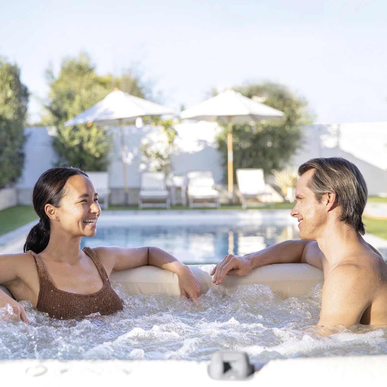INTEX 28445EP PureSpa Chevron Deluxe Outdoor Inflatable Portable Hot Tub, Includes Energy Efficient Spa Cover, Spa Control App, FastFill Inflation System, 4 Person Capacity, 69" x 69" x 28"