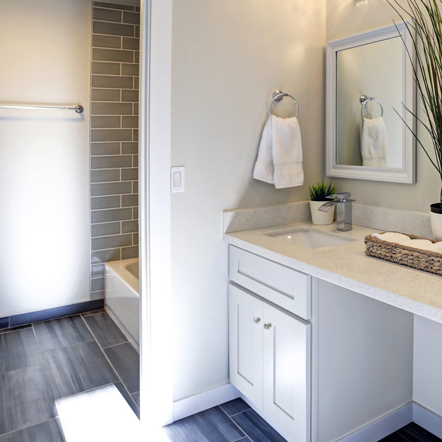 Brookings 24 Inch Bathroom Vanity, Ready to Assemble, Solid Wood, Sherwin Williams® White – Design House, 586925