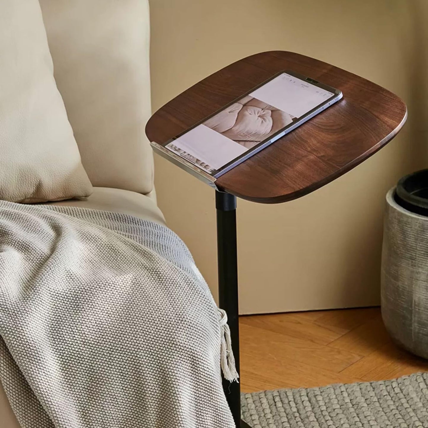 YLACMALS Modern C Shaped Side Table, Sofa Table, with Adjustable Height and Swivel Top, Laptop Table for Living Room, Bedroom, Study and Small Spaces, Walnut Wood