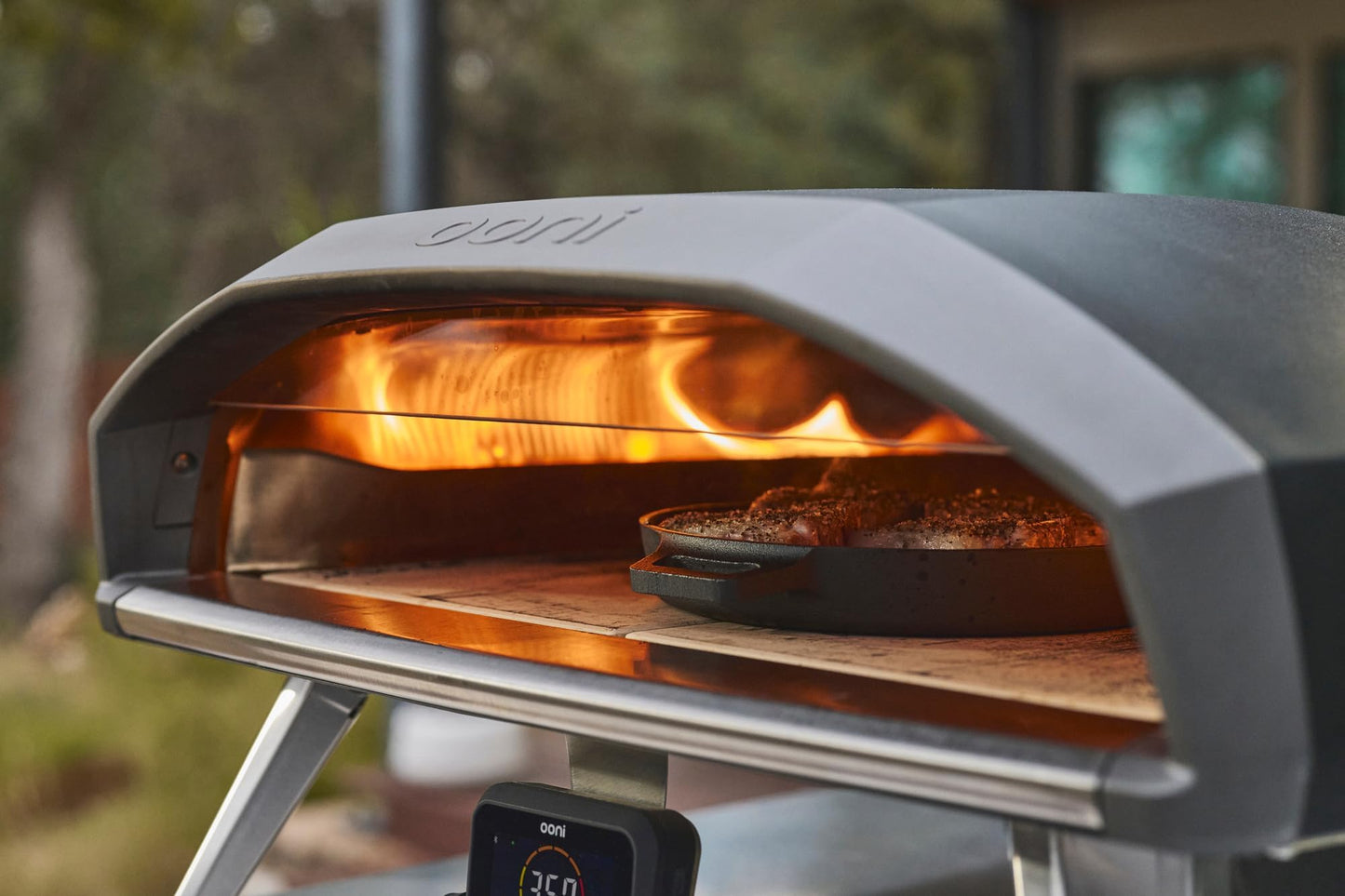 Ooni Koda 2 Pro Gas Pizza Oven – 18" Gas Powered Outdoor Oven with 28 mBar Regulator and Gas Hose, Gas powered Portable Pizza Oven - Black