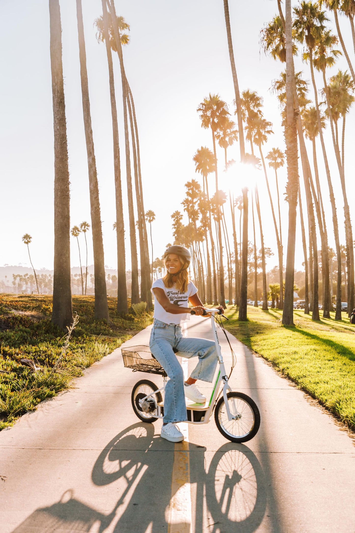 Razor EcoSmart Metro Electric Scooter Chain-Driven Motor - White - FFP