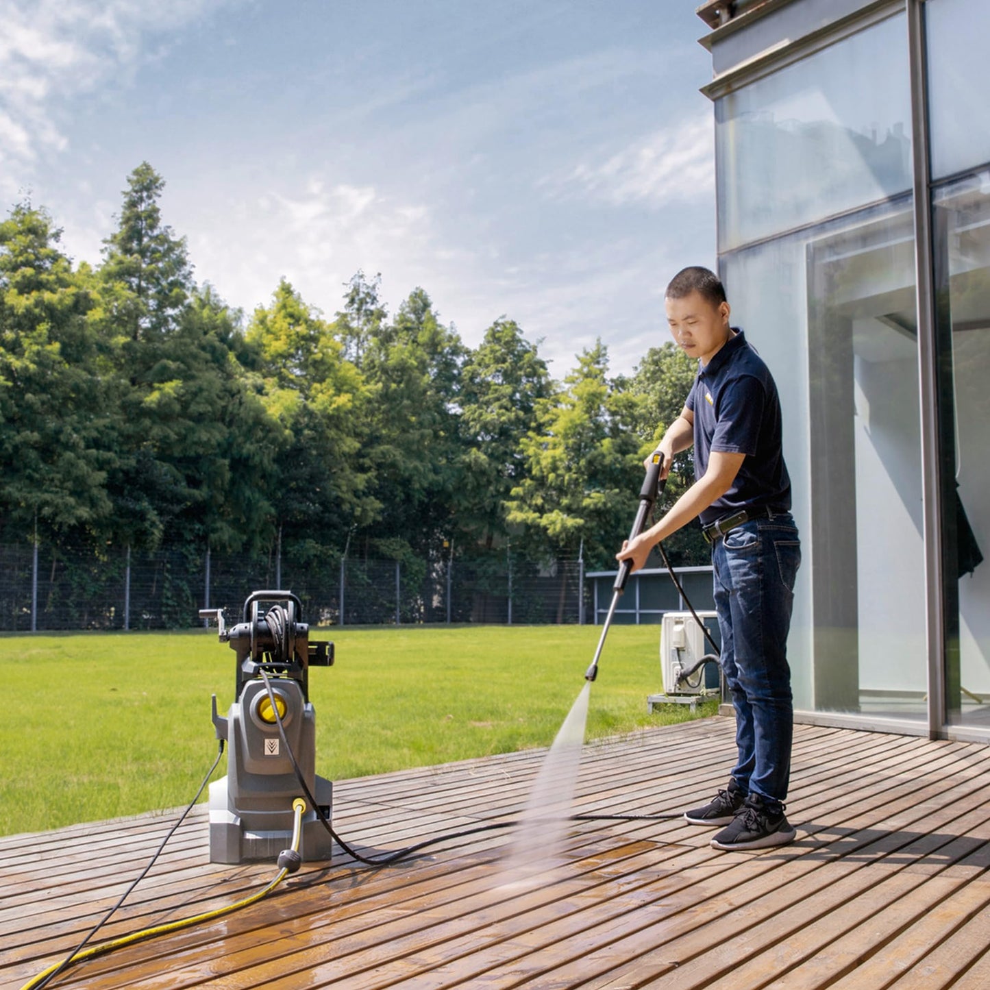 Kärcher HD 4/8 Classic, Commercial Electric Pressure Washer with Power Nozzle, Pressurized Rubber Hose & Hose Reel -1.71 GPM Flow Rate
