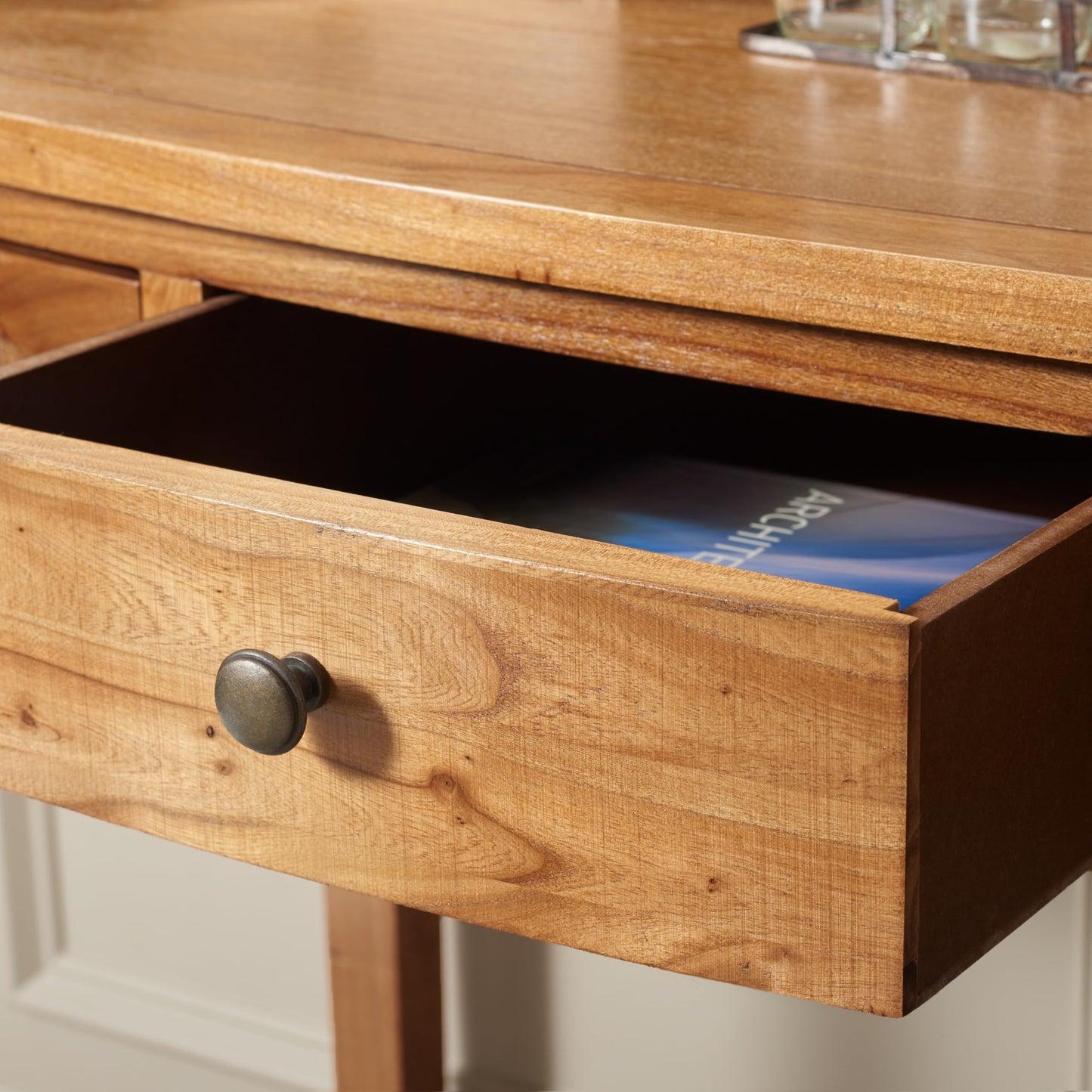 SAFAVIEH Furniture - Landon 5-Drawer Writing Desk - Oak - Solid Wood - Classic Hutch Design - Ideal for Home Office, Living Room, Den, 36.2"W x 19.1"D x 40.5"H (AMH6516A)