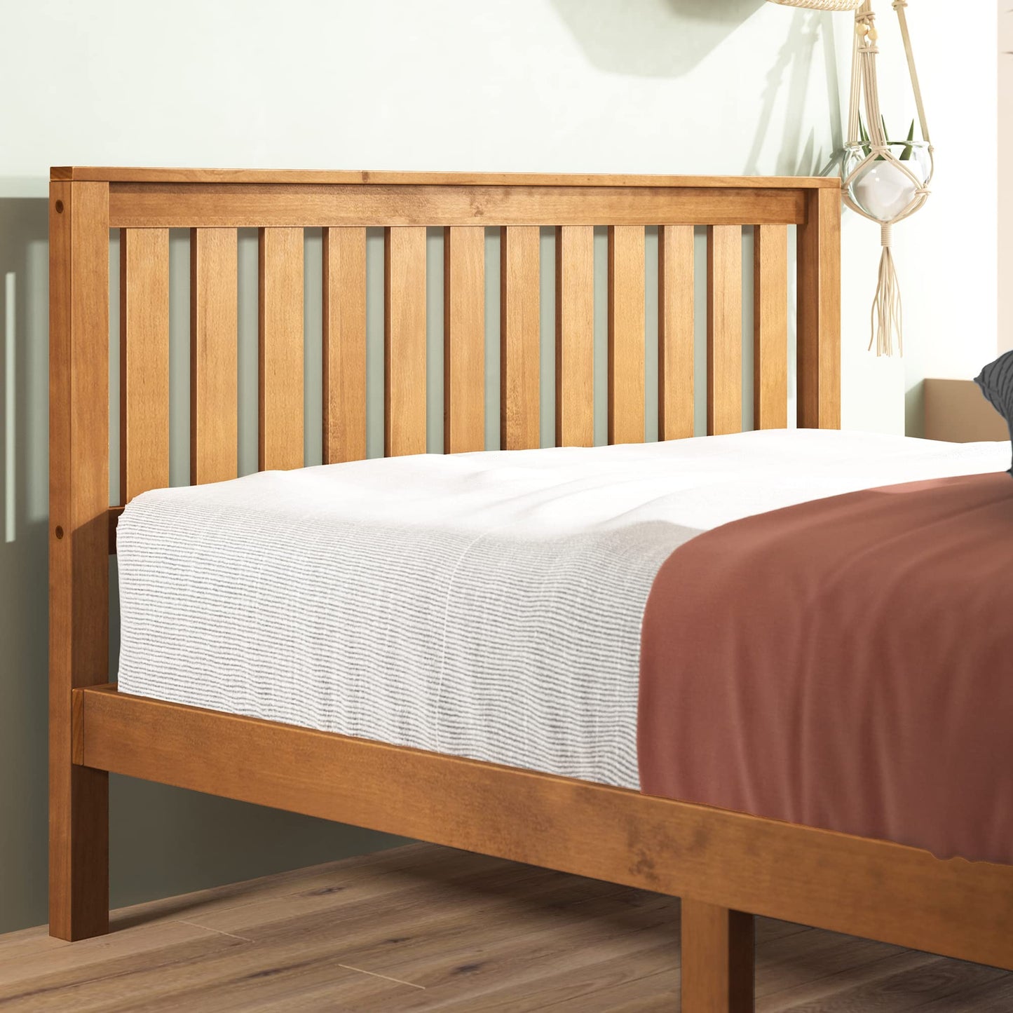 Zinus Alexia Wood Platform Bed Frame with headboard, Solid Wood Foundation with Wood Slat Support, No Box Spring Needed, Easy Assembly, Rustic Pine, Queen