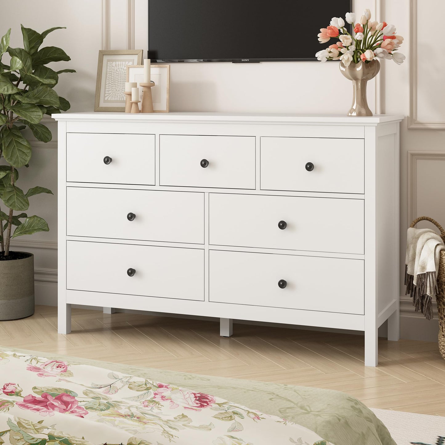 LYNSOM White Dresser for Bedroom with 7 Drawers, 47'' Wide Modern Chest of Drawer with Black Handles, Wood Storage Dresser TV Stand Dressers for Closet, Living Room, Kids Room, Entryway