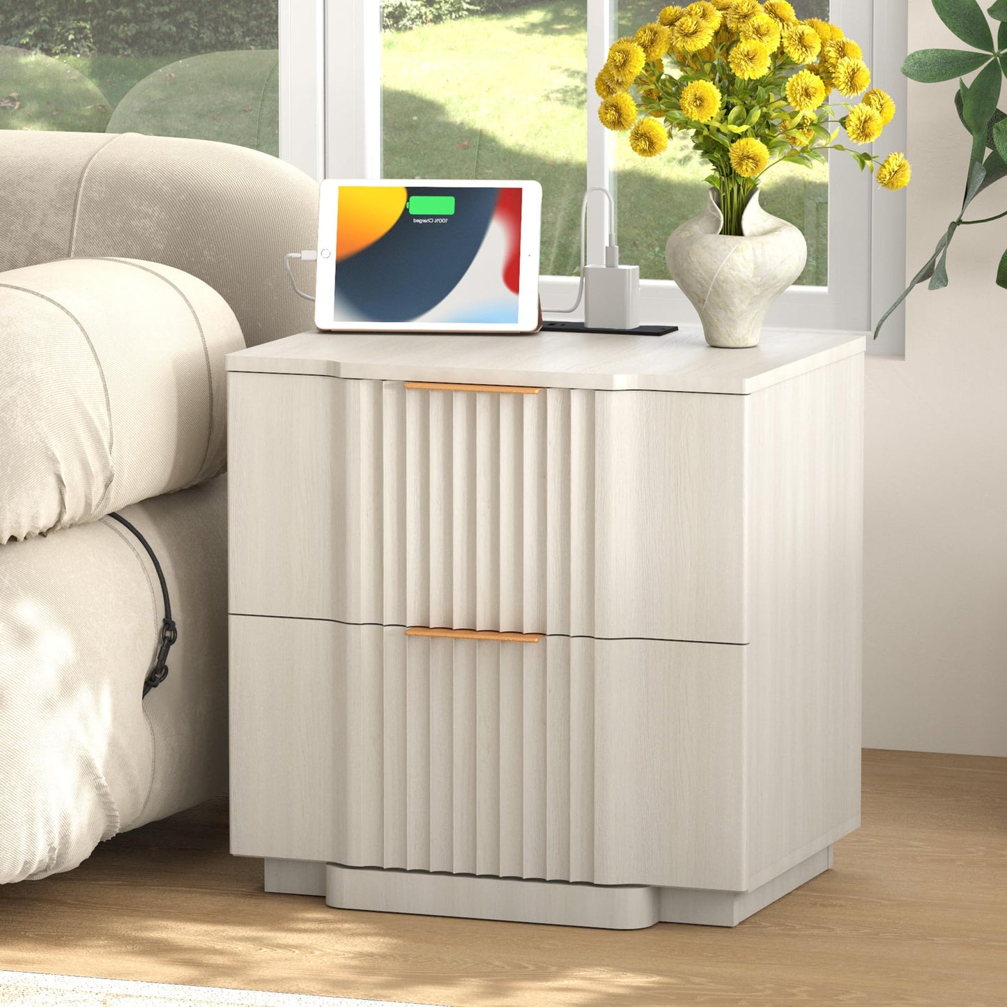 XIAO WEI Nightstand with 20W Fast Charging Station Set of 2, Fluted Nightstand with Drawers Set of 2, 21.7" Wide End Table with Storage,Night Stand for Bedroom, White