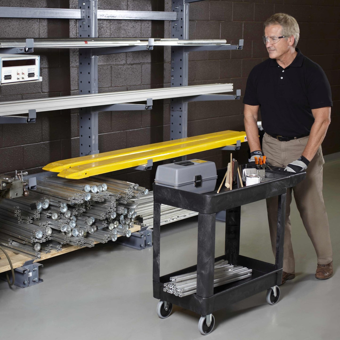 Rubbermaid Commercial Products 2-Shelf Utility/Service Cart, Small, Lipped Shelves, Storage Handle, 500 lbs. Capacity, for Warehouse/Garage/Cleaning/Manufacturing