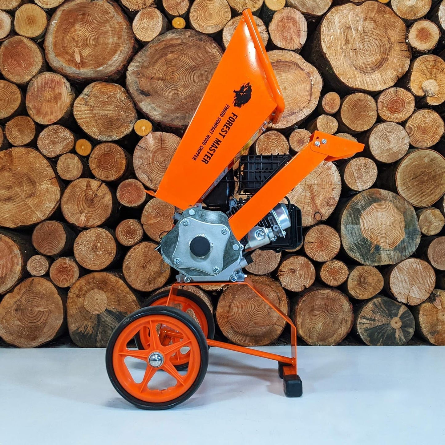 Forest master FM6DD 6hp Gas Compact self-Feeding Wood Chipper. Powerful Garden Machine Delivers up to 3600 RMP. Chips up to 50mm (2 inch) Easy Storage and Portability…