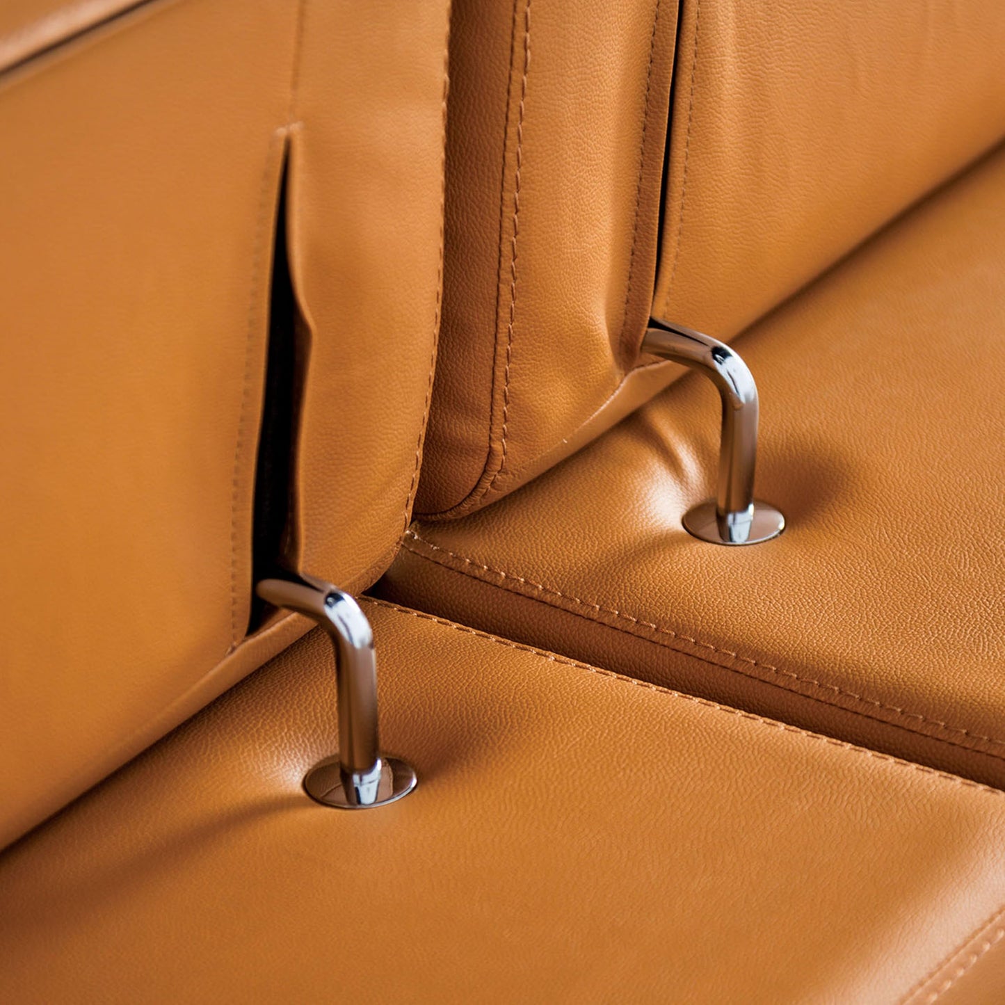 Furniture of America Lyndon Modern Leather Sectional Sofa with Chaise and Biscuit Tufted Cushion, L Shaped Comfy Couches for Living Room, Bedroom, FSC Certified, Right Facing, Light Brown