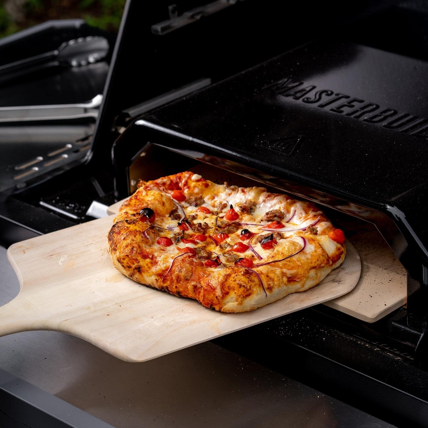 Masterbuilt® Gravity Series Outdoor Pizza Oven Accessory insert with Ceramic Pizza Stone, Porcelain-Coated Exterior with Stainless Steel Interior in Black, Model MB20181722