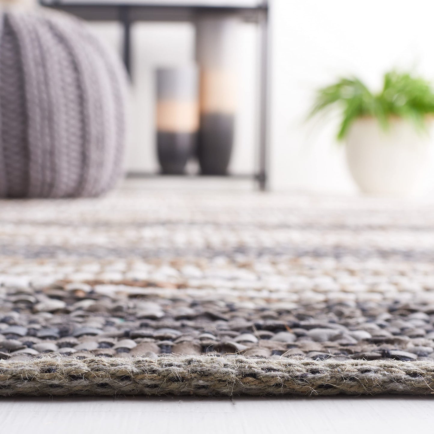 SAFAVIEH Area Rug 8x10 - Vintage Leather Collection - Large - Grey & Natural, Handmade Stripe Pattern, Ideal for Living Room, Bedroom, Dining Space (VTL204F)