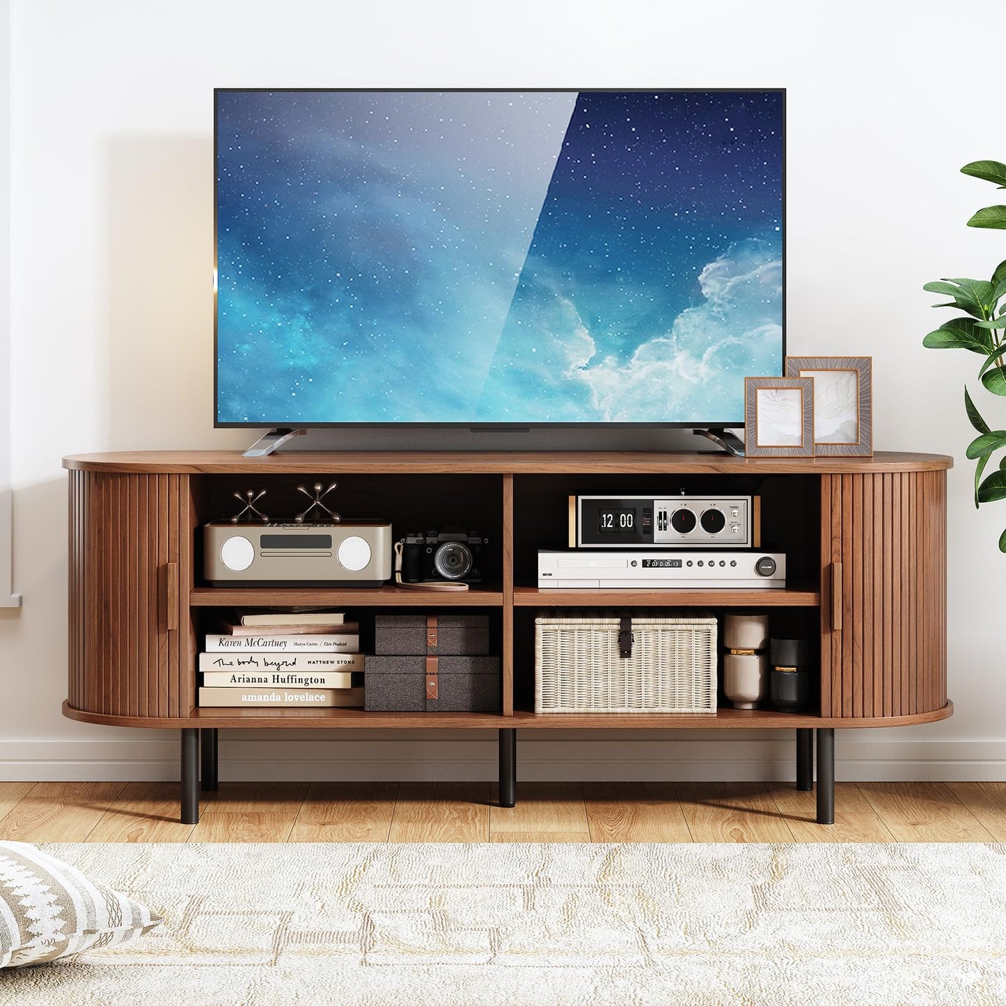 55" TV Stand with Power Outlet, Mid-Century Modern Television Stand, Fluted Media Console with Sliding Doors, Entertainment Center for TVs up to 60 Inch, Adjustable Shelves, Walnut