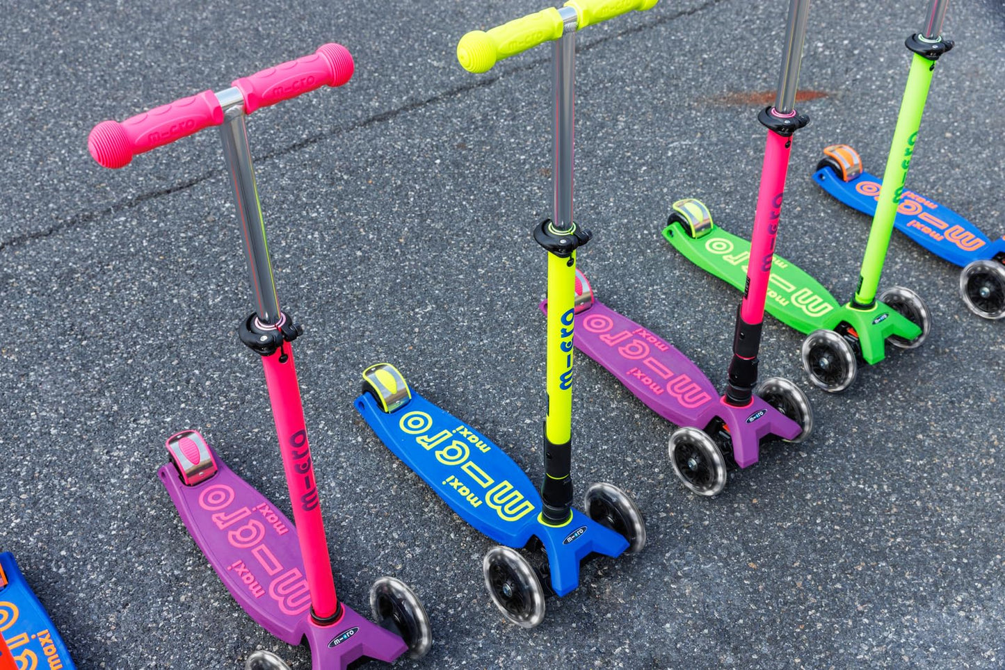 Micro Kickboard | Maxi Foldable LED Kids Scooter for Ages 5-12 | Children up to 110 lbs | 3 Wheel Lean-to-Steer Design | Adjustable T Bar | Smooth Ride, Motion Activated PU LED Wheels | Swiss Design