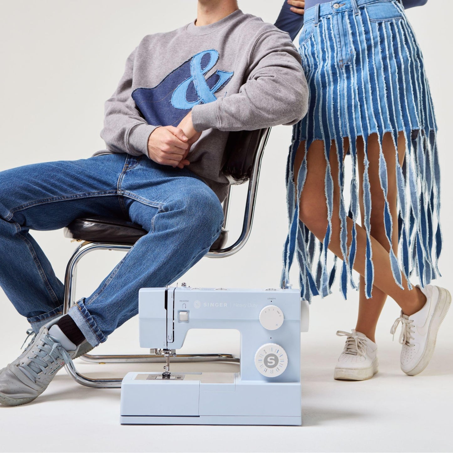 SINGER® HD 4423 (Meltwater Blue) High Speed Sewing Machine + Accessories | 23 Built-In Stitches Deliver 97 Stitch Applications | 50% More Power, 1100 Stitches/Min | Metal Frame, 1-Step Buttonhole