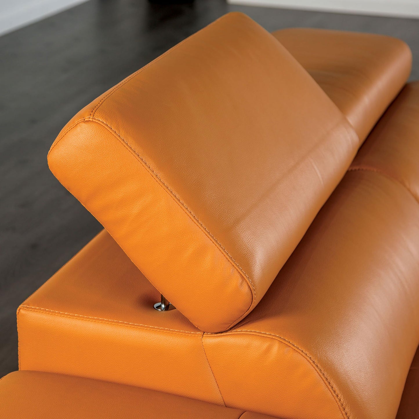 Furniture of America Lyndon Modern Leather Sectional Sofa with Chaise and Biscuit Tufted Cushion, L Shaped Comfy Couches for Living Room, Bedroom, FSC Certified, Right Facing, Light Brown