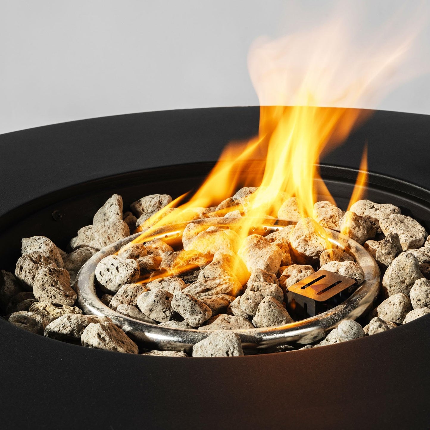 GDFStudio 32" Round Propane Fire Pit Table, 50000 BTU Outdoor Gas Heater with Steel Top & Wicker-Style Base, for Patio Deck Garden Backyard, Black