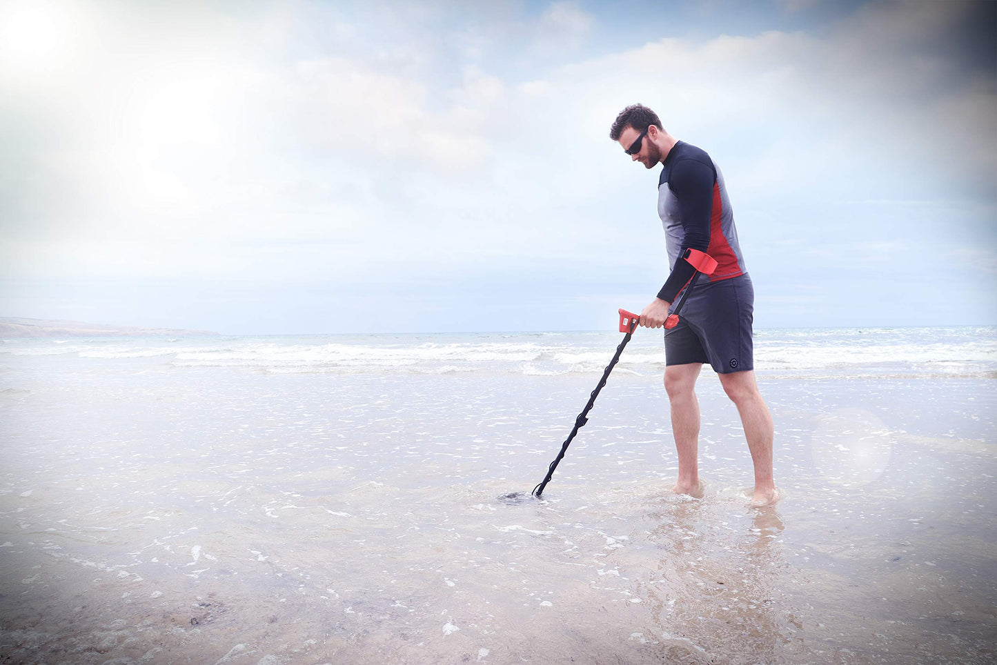 MINELAB Vanquish 340 Multi-Frequency Metal Detector, Easy Fully-Automatic Hunter with Simple Controls and Waterproof Coil