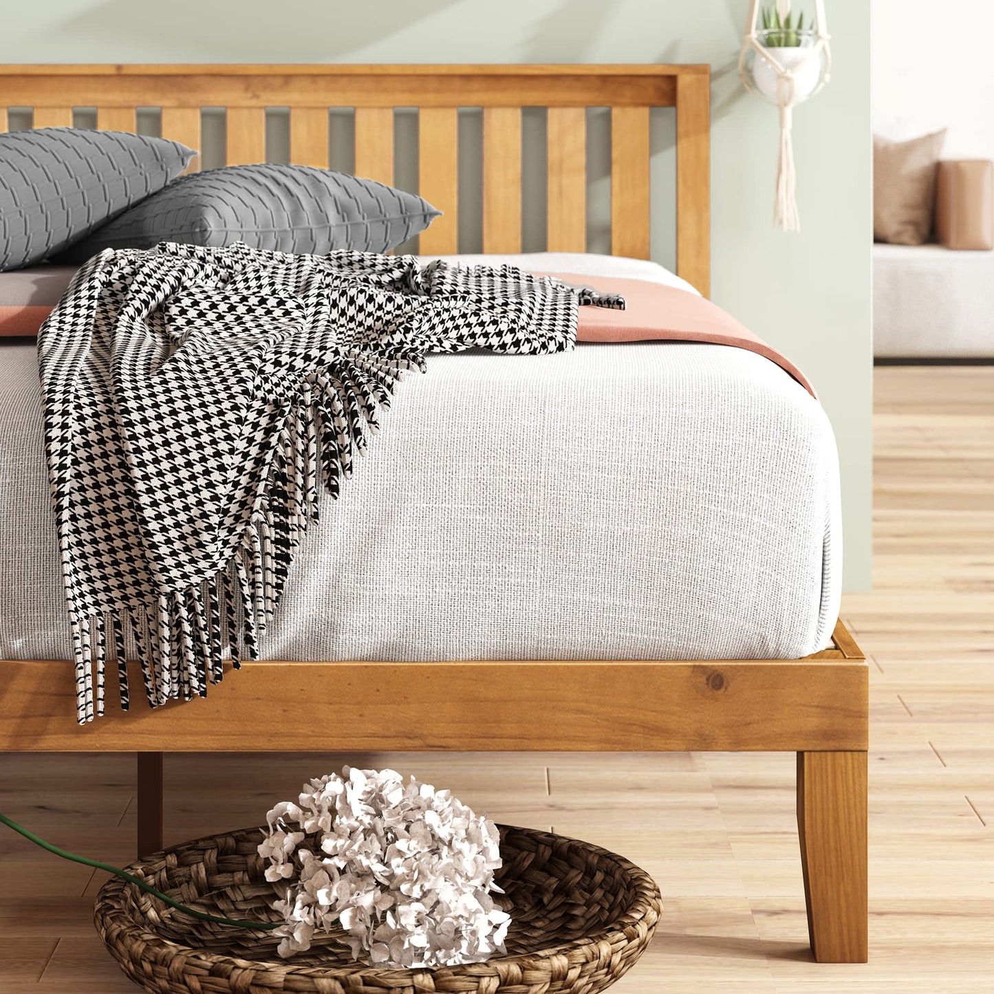 Zinus Alexia Wood Platform Bed Frame with headboard, Solid Wood Foundation with Wood Slat Support, No Box Spring Needed, Easy Assembly, Rustic Pine, Queen