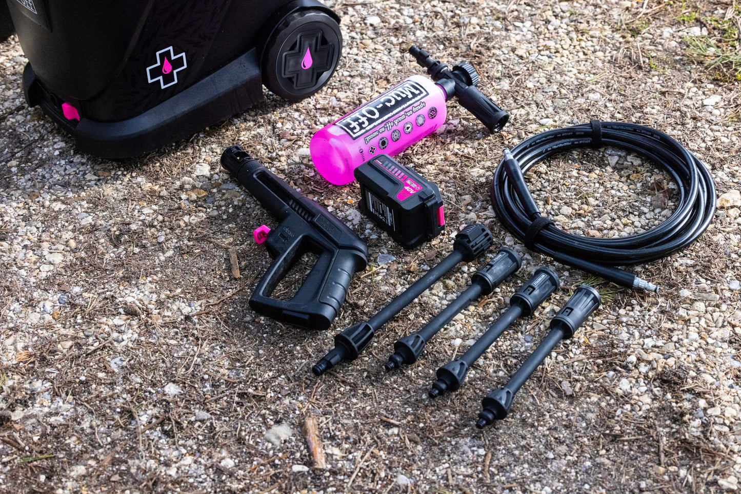 Muc-Off Mobile Pressure Washer Moto Starter Bundle – Portable Battery Powered 20L Pressure Washer with 4 Lances and Nano Tech Motorcycle Cleaner