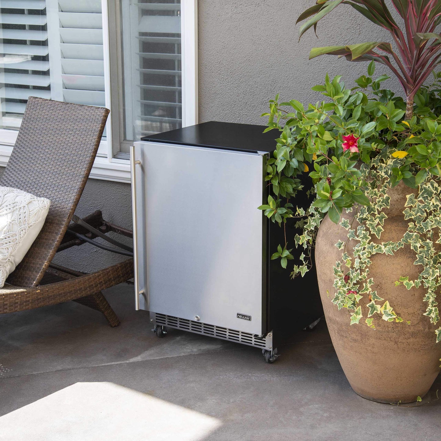 NewAir 24” Outdoor Beverage Fridge | Freestanding or Built-In Under counter Refrigerator for Outside Patio | Weatherproof Outdoor Fridge for 160 Cans with Auto-Closing Door | Stainless Steel