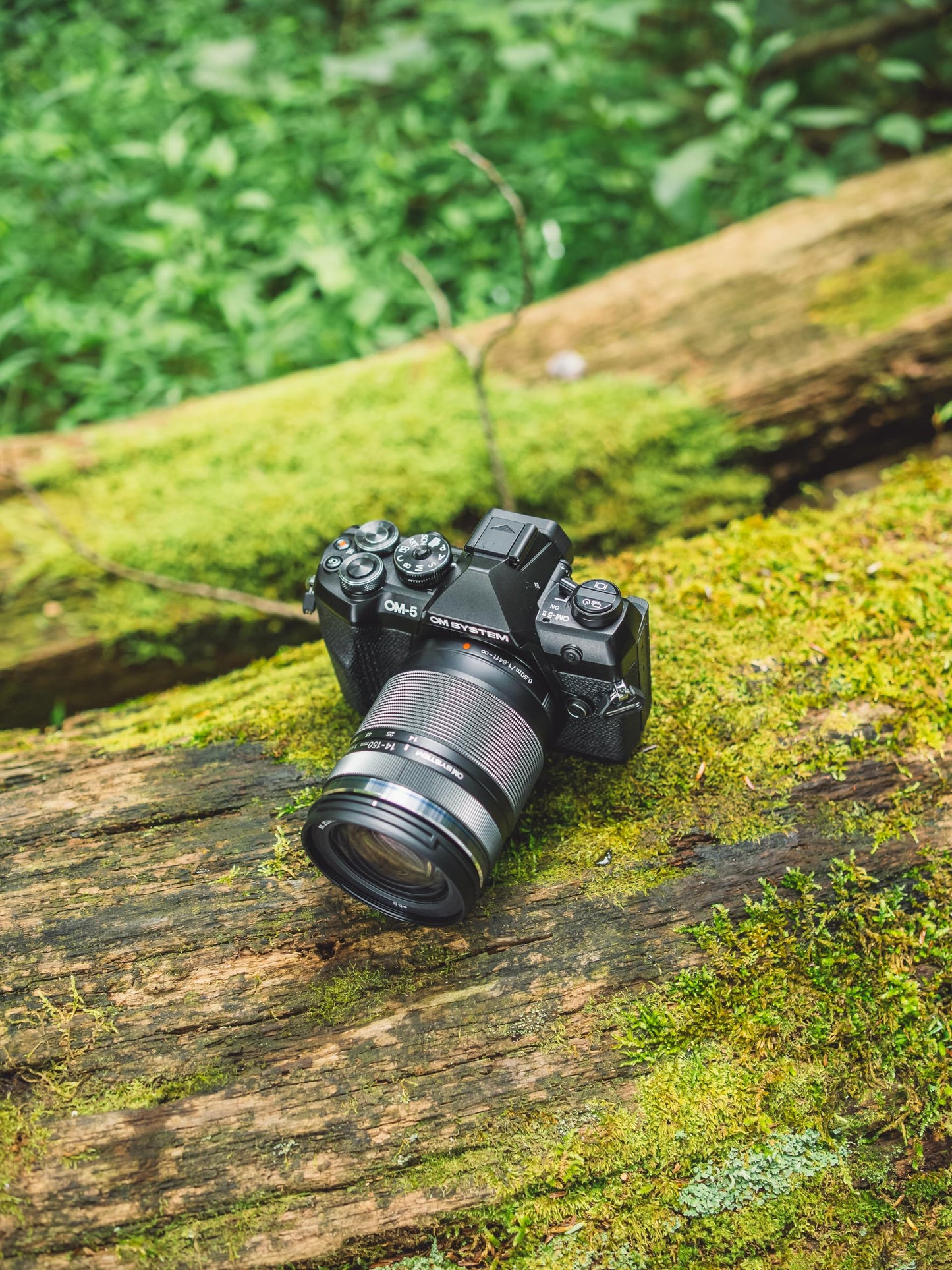 OM SYSTEM OM-5 Mark II BLK w/M.ZUIKO Digital 14-150mm f4.0-5.6 II Compact Light Weight Weather Sealed 4K Video Camera Best for Outdoor Travel