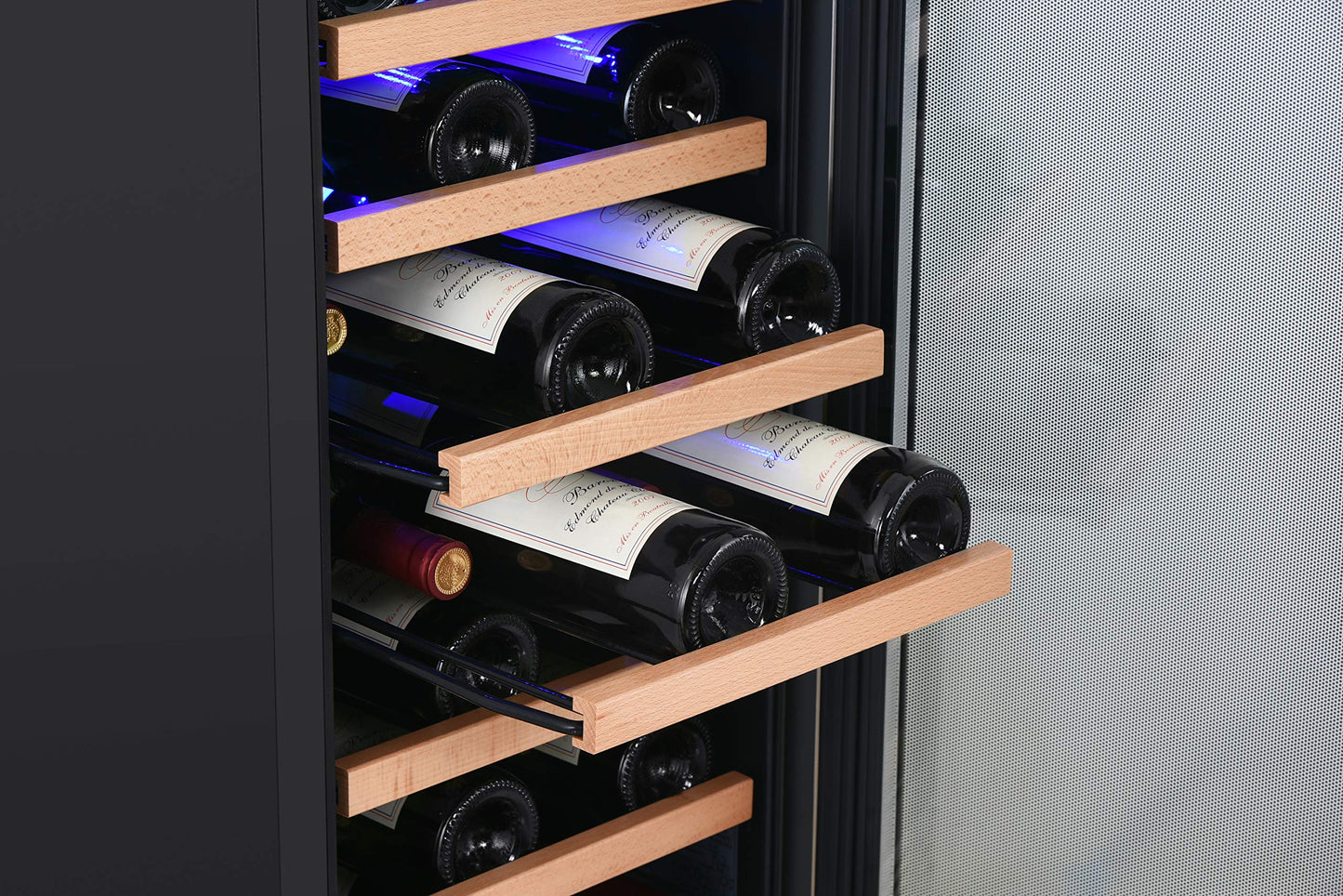 EdgeStar CWR302SZ 15 Inch Wide 25 Bottle Built-In Single Zone Wine Cooler with Reversible Lockable Door and LED Lighting - Stainless Steel