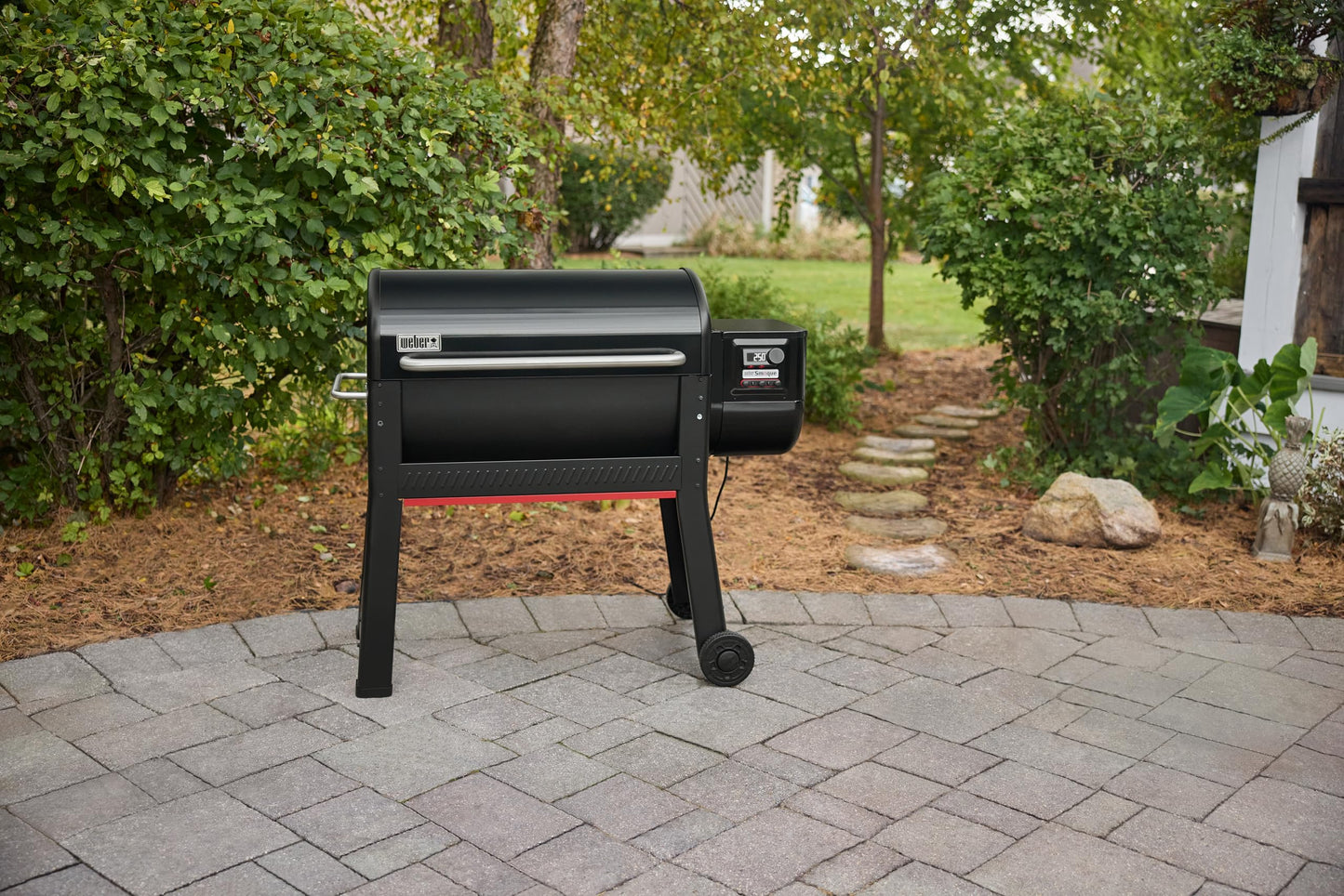 Weber Smoque™ XL 34‑Inch Pellet Smoker, Black – Outdoor BBQ Pellet Grill Up to 500 Degrees with SmokeBoost, SmoqueVent Airflow System & Rapid React PID Temperature Control