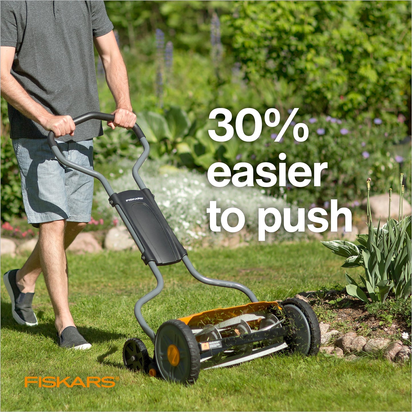 Fiskars Push Mower - 17" Cut Width Manual Reel Mower with No Motor - Grass Cutter with Steel Blades that Stay Sharp - Eco-Friendly Cordless Grass Trimmer for Lawn Care