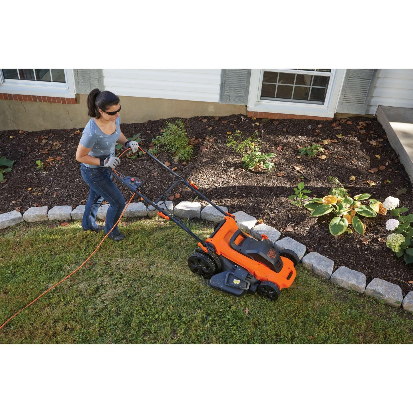 BLACK+DECKER 20-Inch Corded Electric Lawn Mower, Ultra Light Push Mower, 13-Amp High Output Motor, 3 in 1 Cutting Versatility, Tool Free Height Adjustment, 7-setting Cutting Height (MM2000)