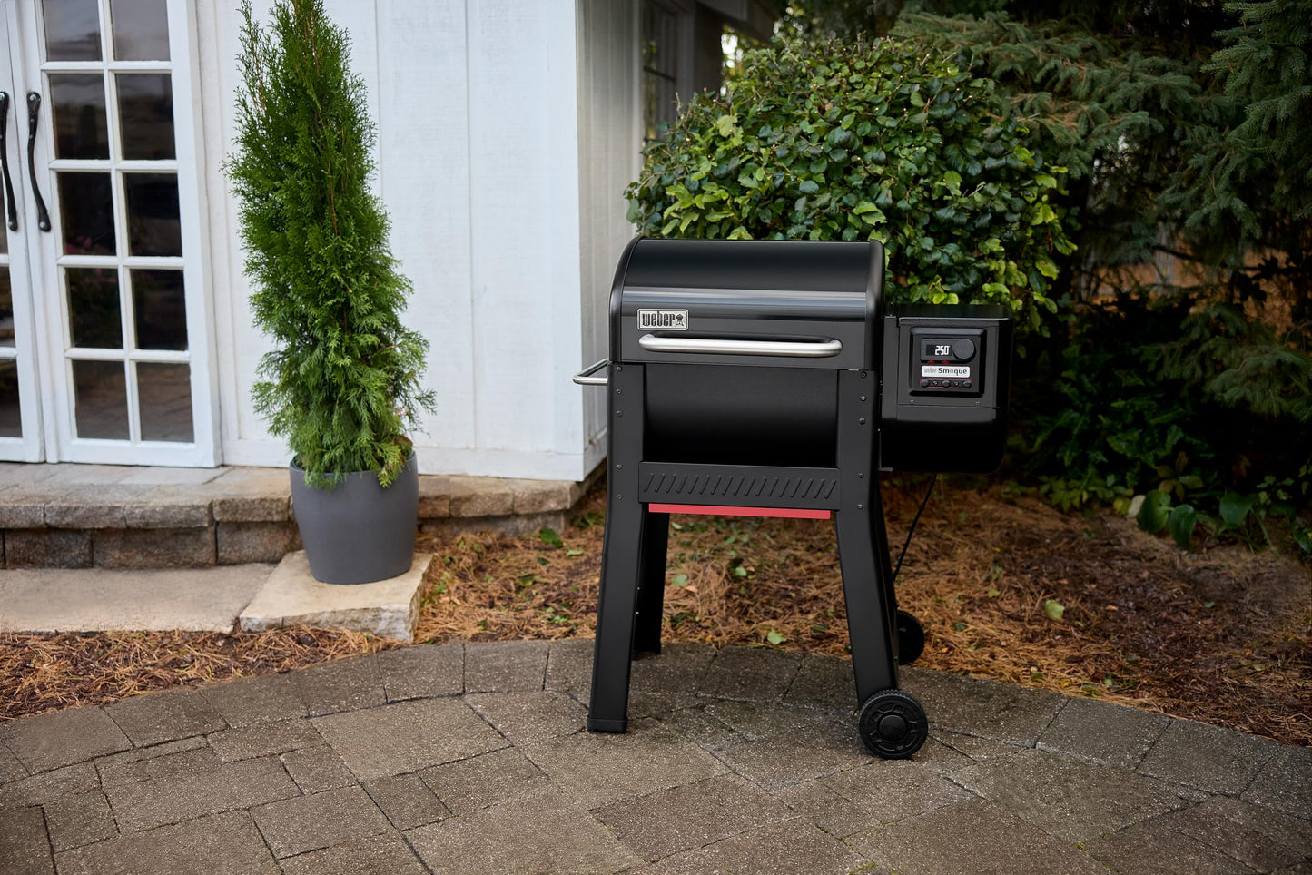 Weber Smoque™ 22‑Inch Pellet Smoker, Black – Outdoor BBQ Pellet Grill Up to 500 Degrees with SmokeBoost, SmoqueVent Airflow System & Rapid React PID Temperature Control