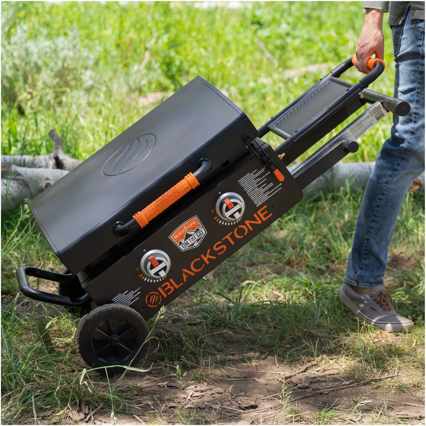 Blackstone 2350 On-the-Go 22” Omnivore Flex-Fold Griddle with Locking Hood, Powder Coated Steel, Black