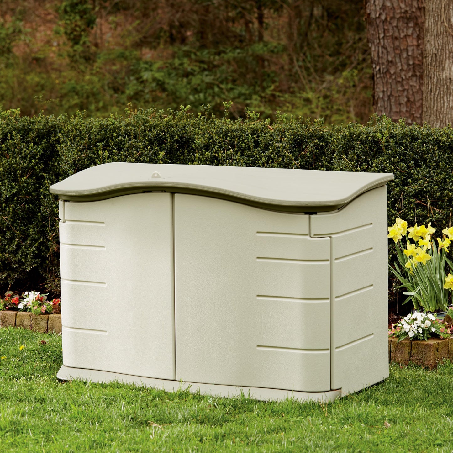 Rubbermaid Small Horizontal Resin Outdoor Storage Shed With Floor (4.5 x 3 Ft) Weather Resistant, Beige/Brown, Organization for Home/Backyard/Pool Chemicals/Toys/Garden Tools/Porch/Patio Cushions