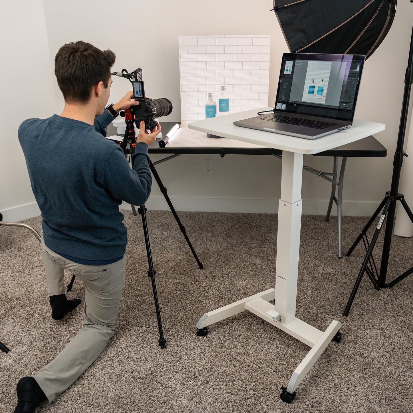 Mount-It! Adjustable Rolling Laptop Desk, Mobile Standing Desk with Wheels, Small Sit-Stand Computer Cart for Home, Office, or Classroom, 29.6–44.2" Height, 23.6"x20.5" Desktop, White