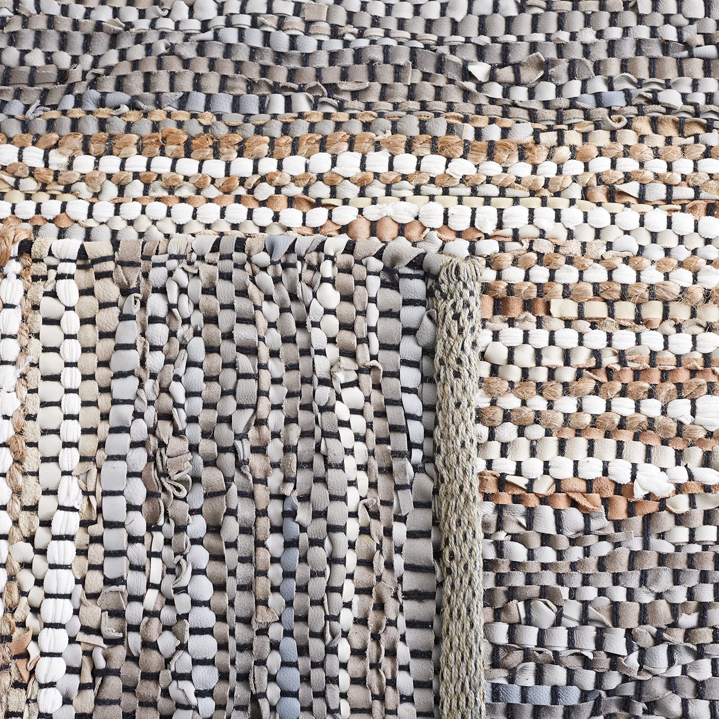SAFAVIEH Area Rug 8x10 - Vintage Leather Collection - Large - Grey & Natural, Handmade Stripe Pattern, Ideal for Living Room, Bedroom, Dining Space (VTL204F)