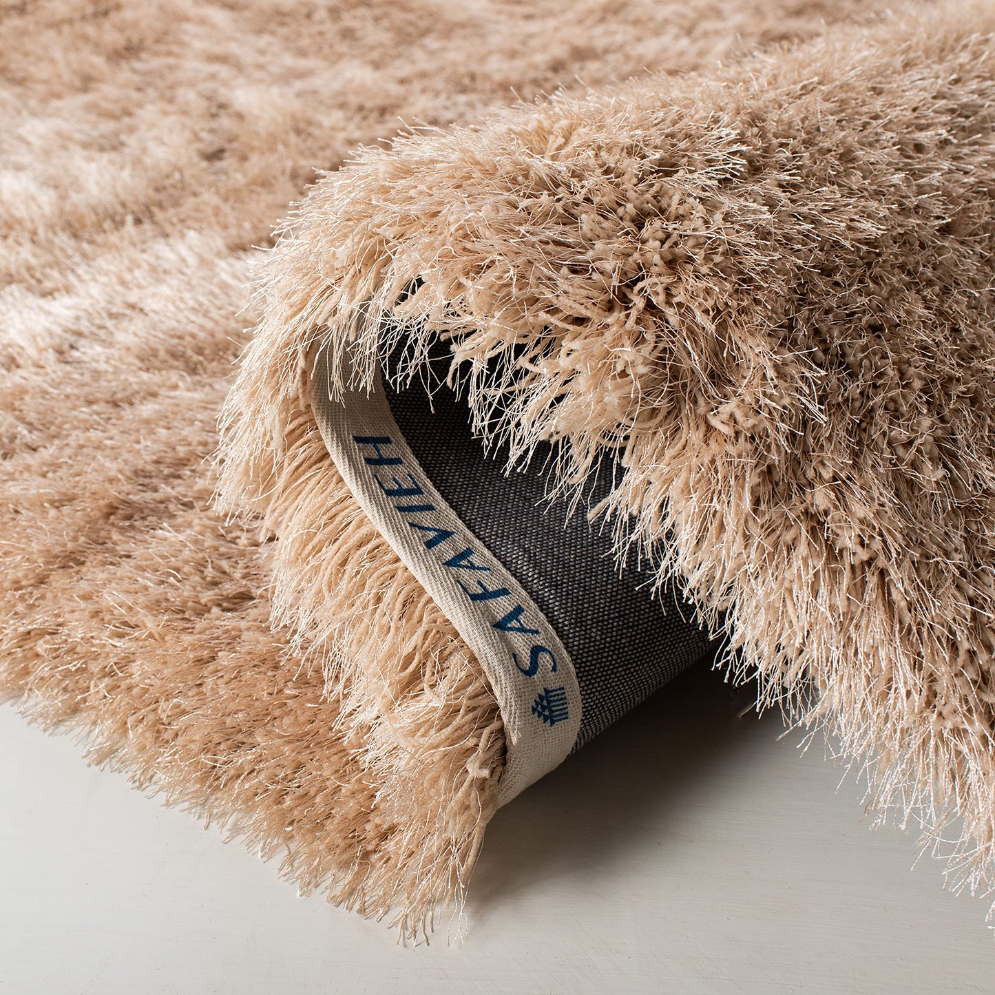 SAFAVIEH Venice Shag Collection Area Rug - 6' x 9', Champagne, Handmade Glam, 3-inch Thick Ideal for High Traffic Areas in Living Room, Bedroom (SG256C)