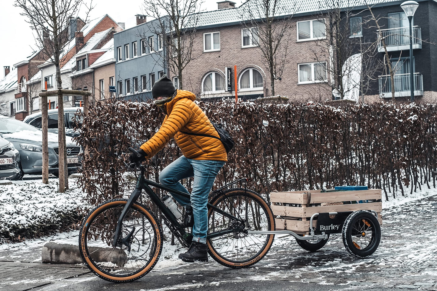 Burley Flatbed | Aluminum Open Cargo Bike Trailer Designed for Larger Loads with 100 lb Capacity & Compact Fold