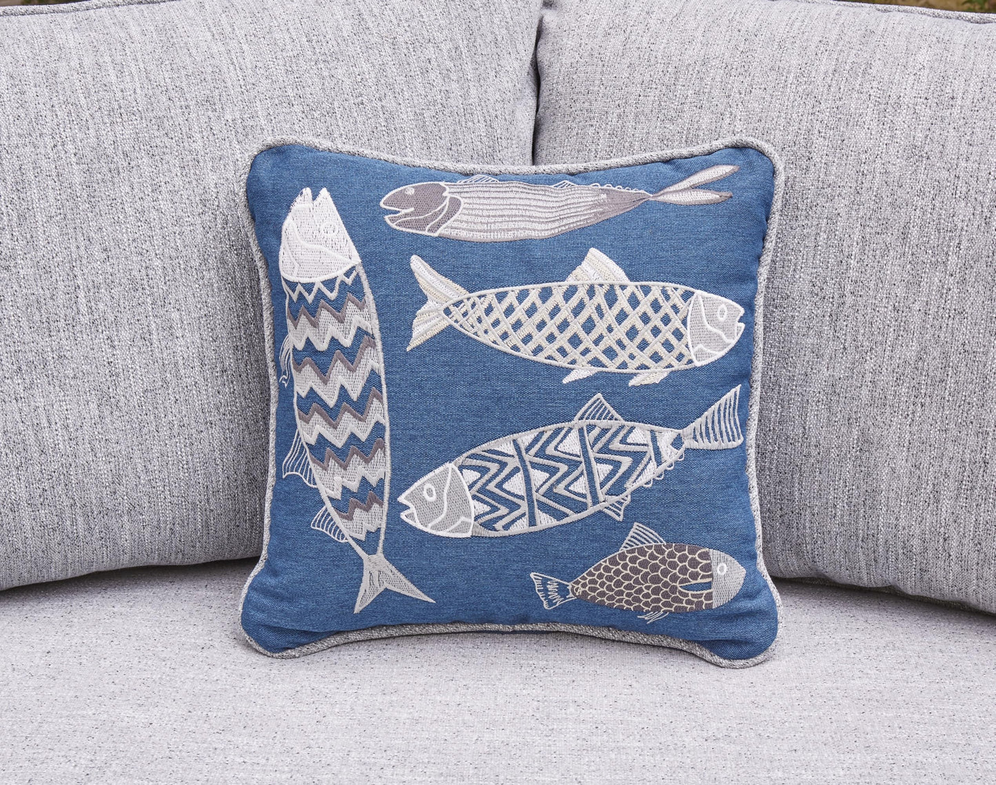 Signature Design by Ashley Naples Beach Casual Outdoor Right and Left-arm Facing Loveseat with Cushion and 4 Throw Pillows, Set of 2, Nuvella Weather Resistant Fabric, Light Gray